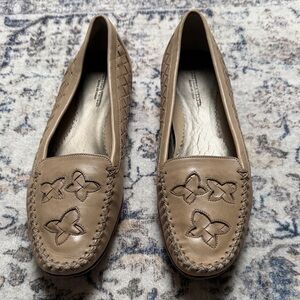 Bottega Veneta size 38 Women's Tan Loafers